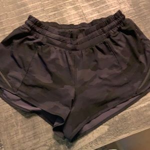 Black camo lululemon shorts